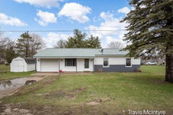 304 E 3rd Street Trufant, MI 49347