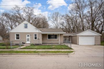 3136 9th Street Muskegon Heights, MI 49444