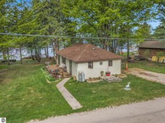 6870 Birchwood Drive Kewadin, MI 49648