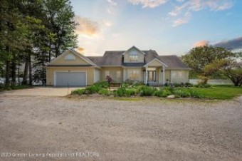 5888 Hickory Hill Drive Laingsburg, MI 48848