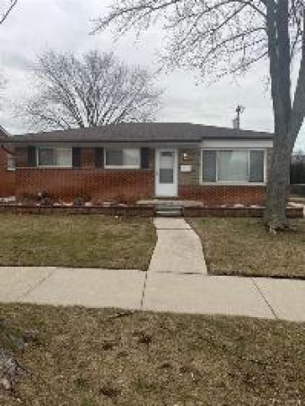 24576 Roxana Avenue Eastpointe, MI 48021