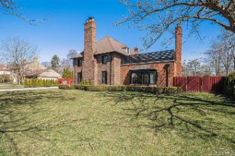 854 Edgemont Park Grosse Pointe Park, MI 48230