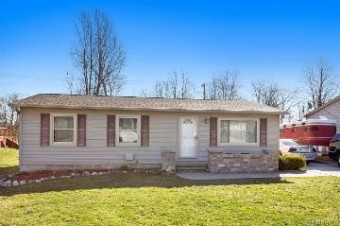 208 S Lester Street Capac, MI 48014