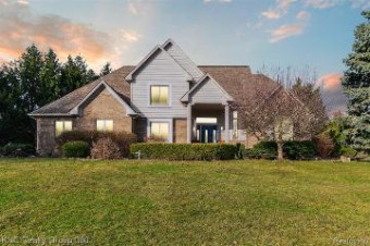 1784 Clover Ridge Drive Howell, MI 48843