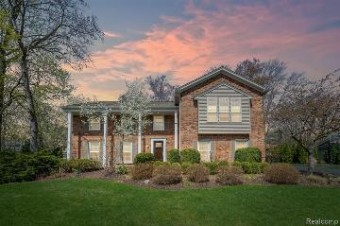 31493 Lost Hollow Road Beverly Hills, MI 48025