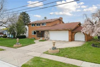 15724 Bellaire Avenue Allen Park, MI 48101