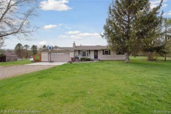 4405 Catlin Road Columbiaville, MI 48421