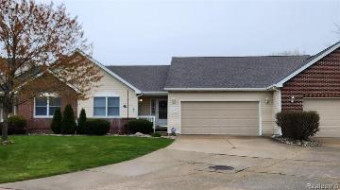 2274 Rosewood Flushing, MI 48433