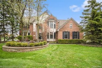 2079 Lakeside Drive Troy, MI 48085