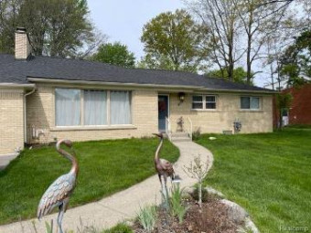 31605 Mayfair Lane Beverly Hills, MI 48025