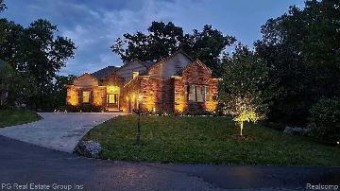 4208 Bay Shores Drive Waterford, MI 48329