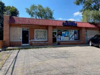 1638 Union Lake Commerce Township, MI 48382