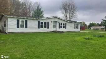 1371 W Wackerly Sanford, MI 48657