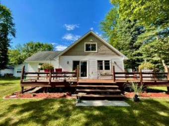 43 White Tail Trl Gladwin, MI 48624