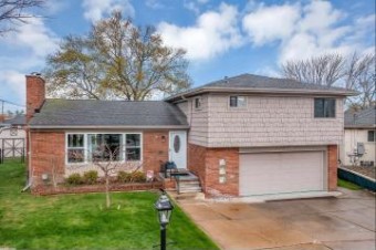 22506 Shorewood Saint Clair Shores, MI 48081