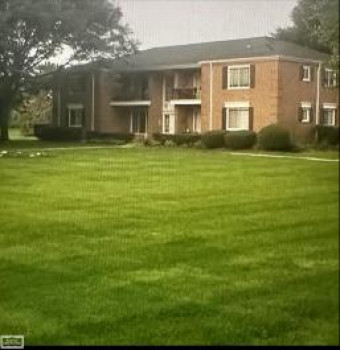 730 E Fox Hills Bloomfield Township, MI 48304