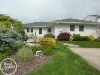 37725 Maplehill Harrison Township, MI 48045