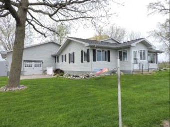 5767 Sandy Dr Pinconning, MI 48650