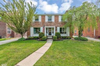 1669 Prestwick Grosse Pointe Woods, MI 48236