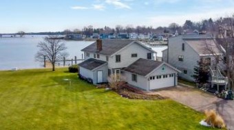 1327 Bayview Drive Holland, MI 49423