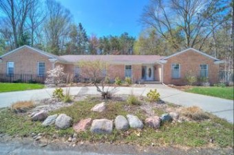 4261 Lin-Nan Lane Norton Shores, MI 49441