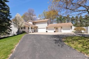 7509 Valhalla Drive Se Alto, MI 49302