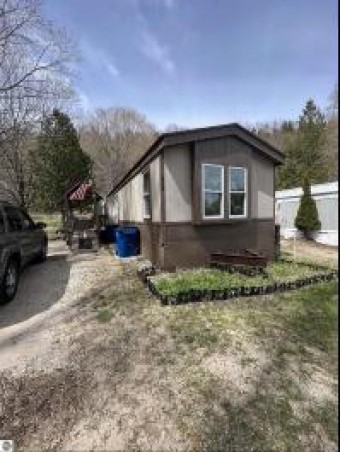 858 Mcconnell Road Elberta, MI 49628