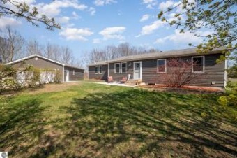 2014 Seabury Circle Weidman, MI 48893