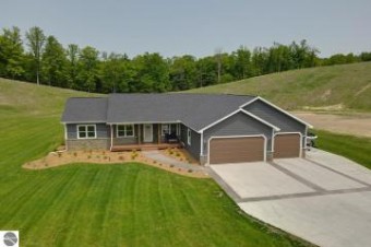 5859 Bunker Hill Road Williamsburg, MI 49690