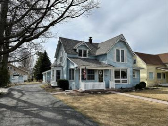 206 E Jamet Street Mackinaw City, MI 49701