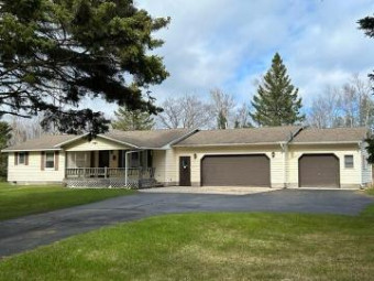 5656 N Lakeshore Drive Black River, MI 48721