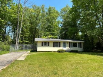 812 Pond Street Mackinaw City, MI 49701