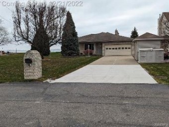 45482 Private Shore Drive Chesterfield Township, MI 48047