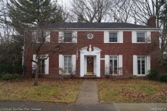 1889 Stanhope Grosse Pointe Woods, MI 48236