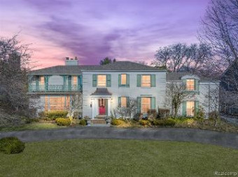 470 Renaud Road Grosse Pointe Woods, MI 48236