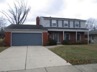 871 Blairmoor Court Grosse Pointe Woods, MI 48236