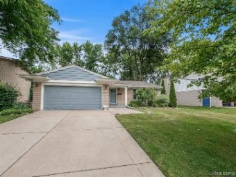 30185 Pleasant Trail Southfield, MI 48076