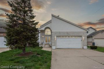 22469 Milner Street Saint Clair Shores, MI 48081