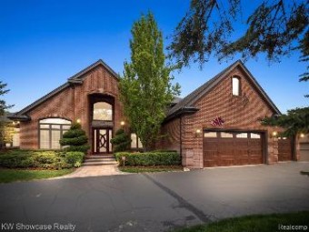 5580 Saint Andrew Drive Clarkston, MI 48348