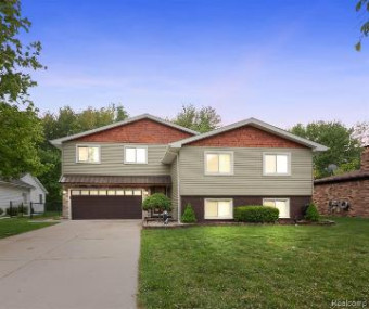 529 Rochelle Court East China, MI 48054