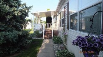 384 Zinnia Erie, MI 48133