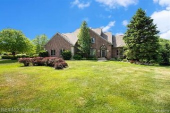 8500 Lone Meadow Court Howell, MI 48843