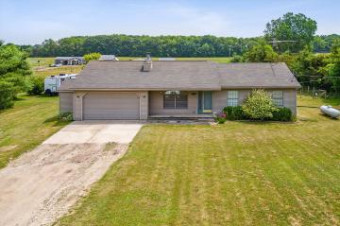 7640 Robb Road Fowlerville, MI 48836