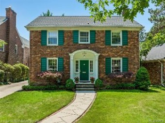 273 Kenwood Grosse Pointe Farms, MI 48236