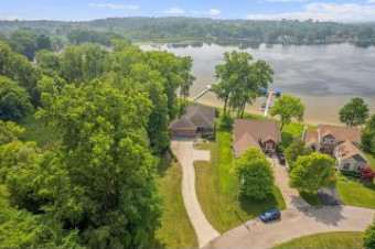 172 Edgelake Drive Waterford, MI 48327