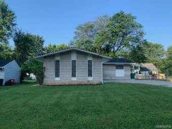 27680 Ponchartrain Street Harrison Township, MI 48045