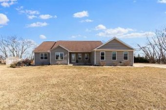 4759 Holloway Adrian, MI 49221