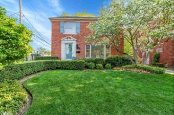 1651 Littlestone Grosse Pointe Woods, MI 48236