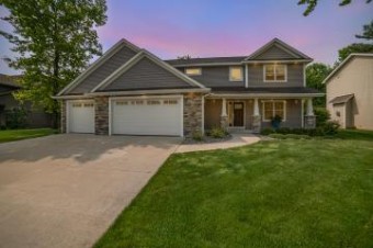 6 Pinehaven Circle Midland, MI 48642