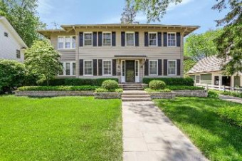 283 Hillcrest Grosse Pointe Farms, MI 48236